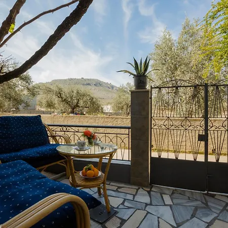 Cozy Archangelos With Private Parking Апартаменты *