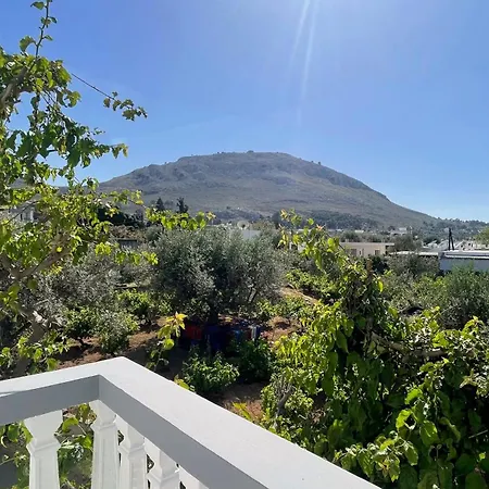 Cozy Archangelos With Private Parking Apartament